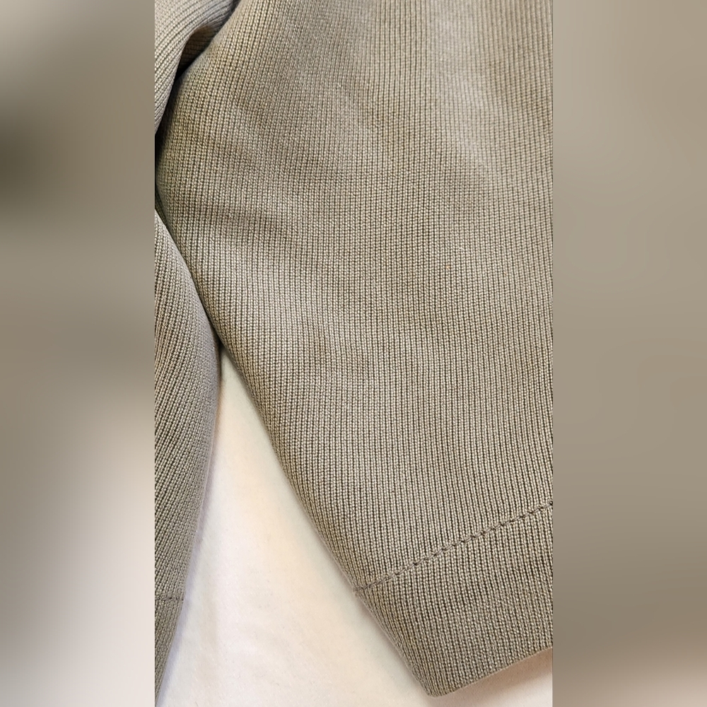Tommy Bahama men's silk olive shorts size 34 - Picture 5 of 5